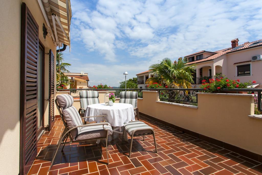 Premium Central Apartments Vrsar Exterior photo