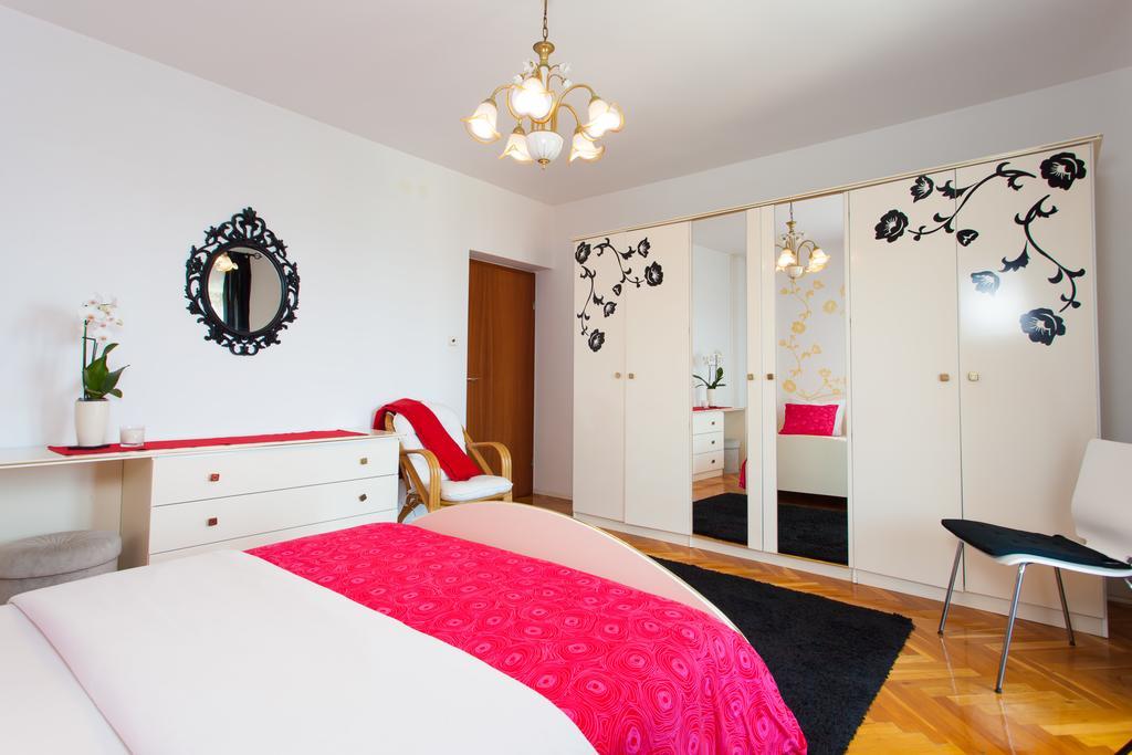 Premium Central Apartments Vrsar Exterior photo