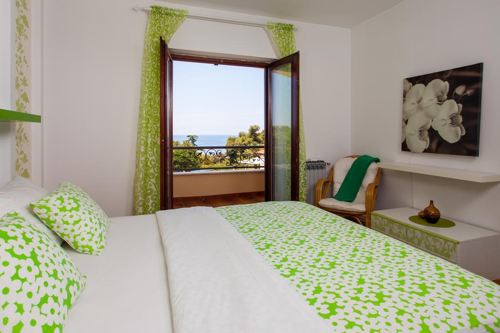 Premium Central Apartments Vrsar Exterior photo