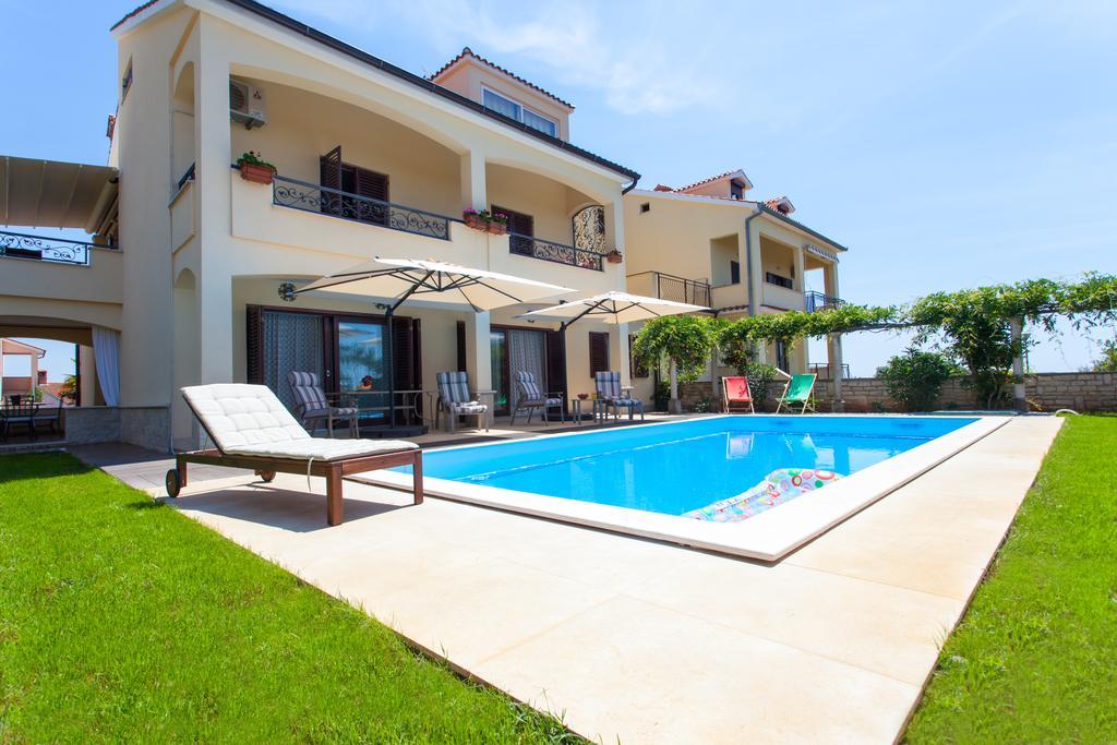 Premium Central Apartments Vrsar Exterior photo