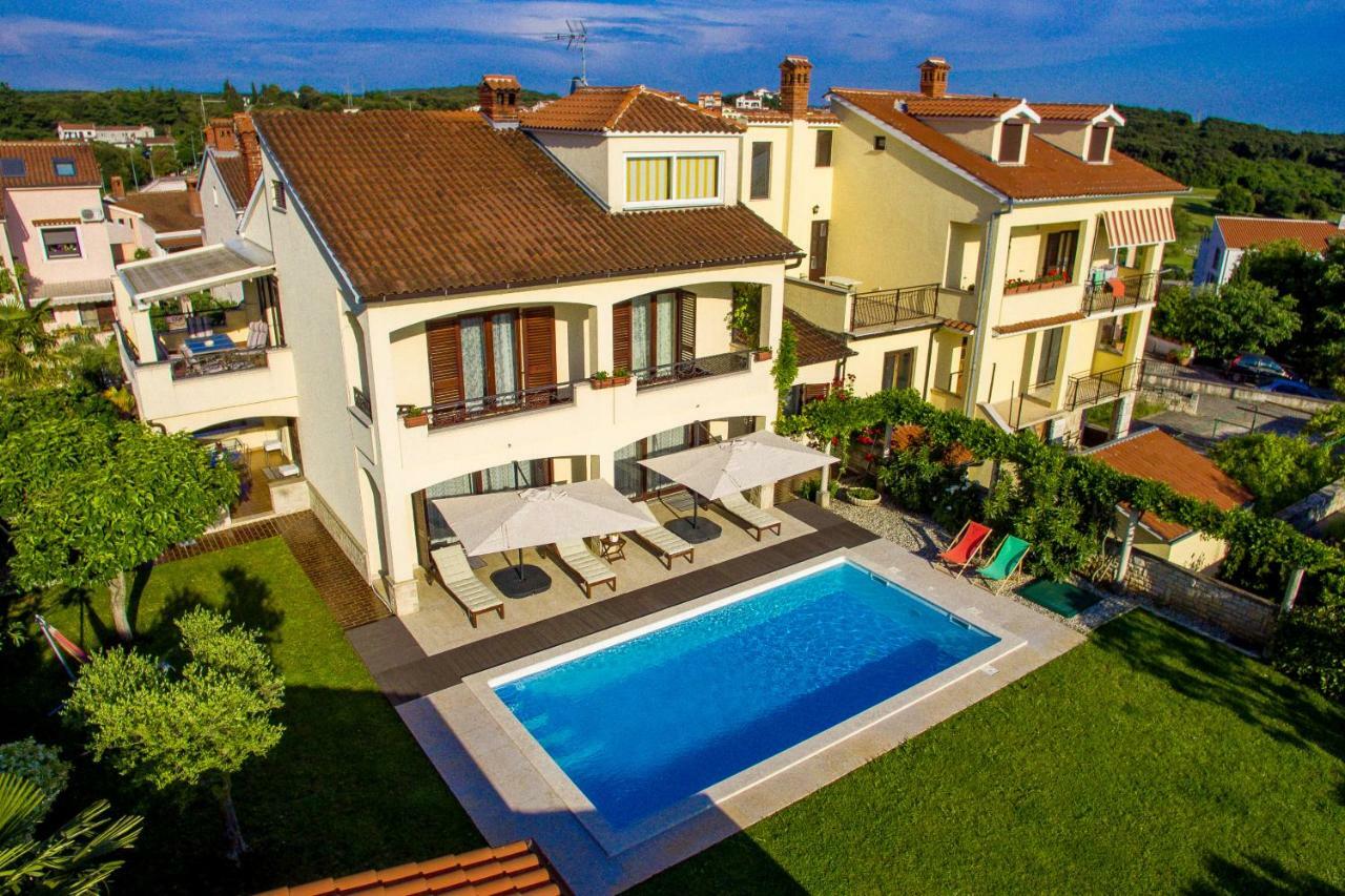 Premium Central Apartments Vrsar Exterior photo